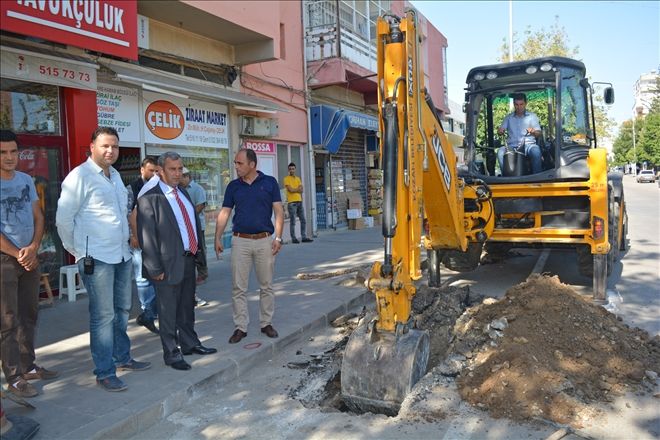 YAĞMUR SUYU DRENAJ HATTI ÇALIŞMALARI SAİMBEYLİ CADDESİNDE DEVAM EDİYOR