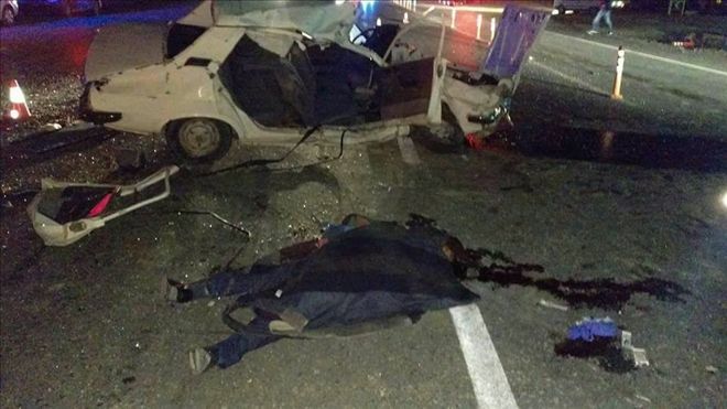 Ambulans İle Otomobil Kafa Kafaya Çarpıştı: 1 Ölü 8 Yaralı
