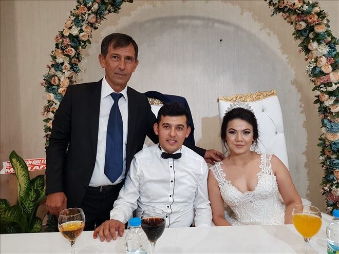 Polis Neşet Oğlunu Evlendirdi