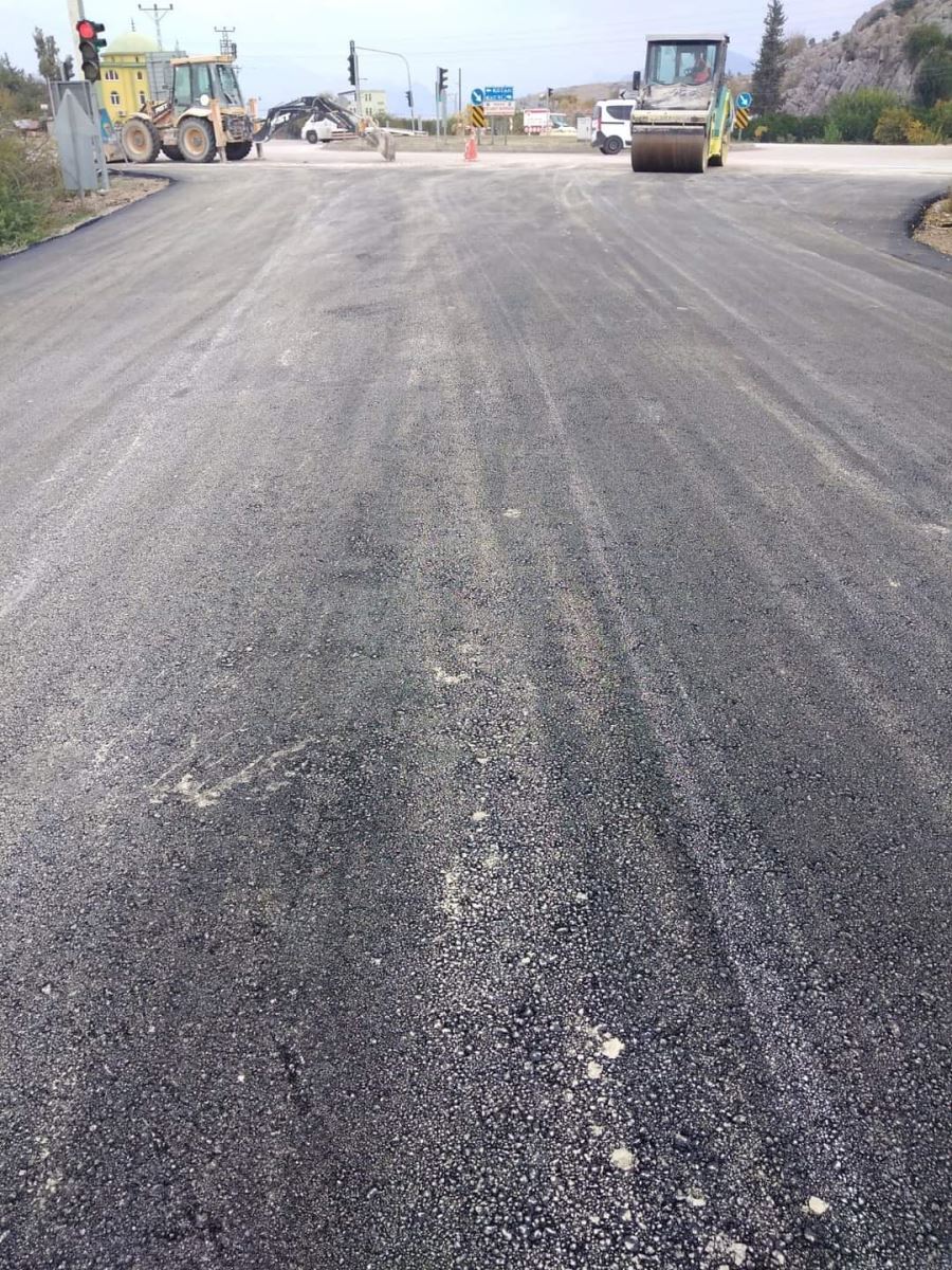 Kayhan Gaziköyü arası asfaltlanıyor