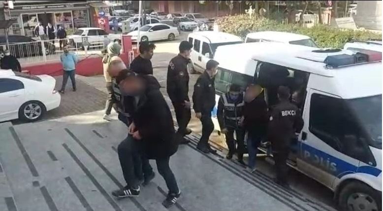 Kozan’da uyuşturucu operasyonu, 5 tutuklama