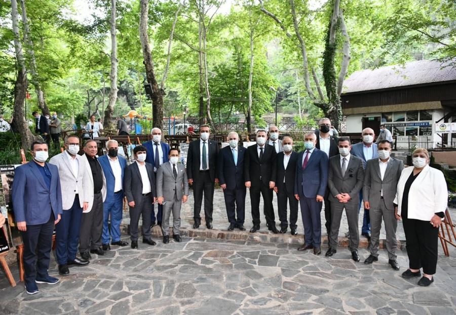 Vali Elban ilçe belediye başkanlarıyla Kozan’da bir araya geldi