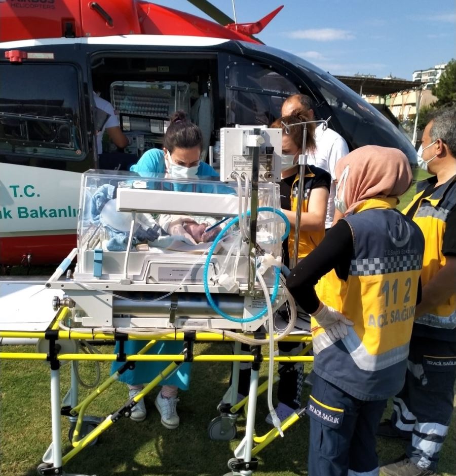 Sağlık Bakanlığı helikopteri prematüre bebekleri yaşatmak için havalandı 