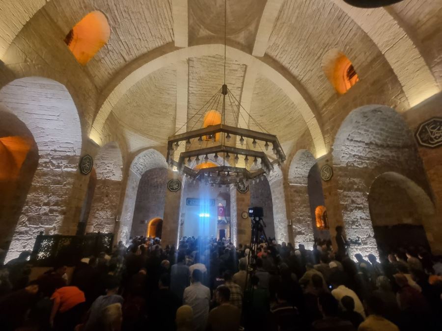 6 Asırlık Hoş Kadem Cami, Kadir Gecesi İçin Binlerce İnsanı Ağırladı