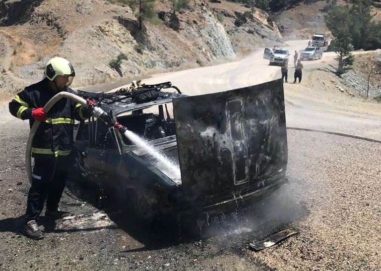 Adana’nın Feke ilçesinde meydana gelen olayda 1 araç tamamen yanarak kullanılmaz hale geldi.