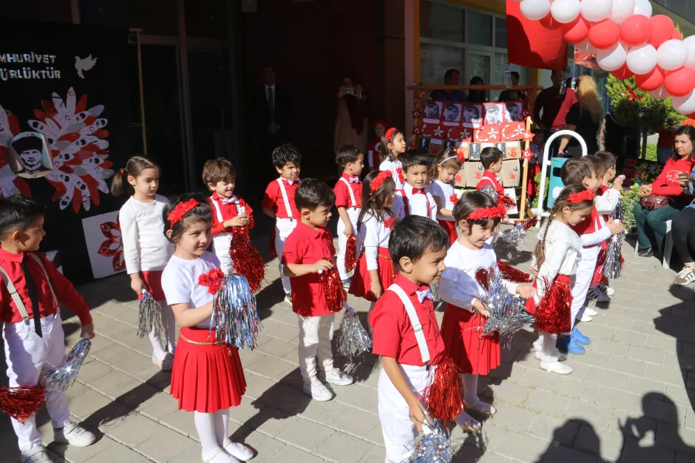 SIRELİF GÜNDÜZ BAKIM EVİ’NDE CUMHURİYET COŞKUSU