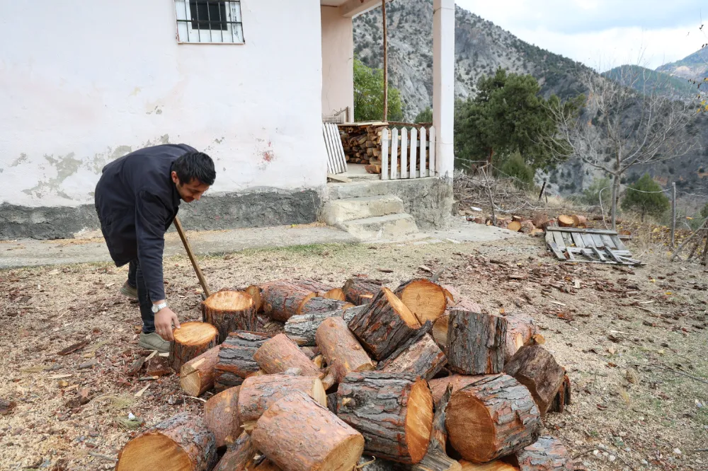 FEDAKAR ÖĞRETMENLERDEN GÖNÜLLERE DOKUNAN EĞİTİM