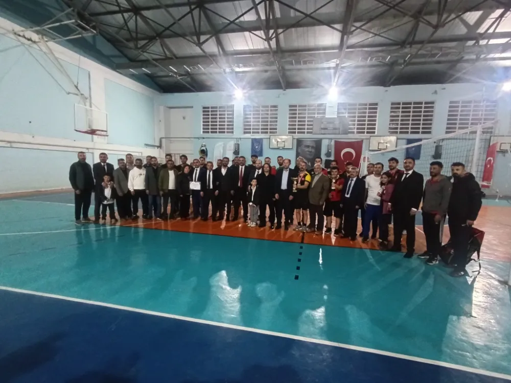 ÖĞRETMENLER GÜNÜ VOLEYBOL TURNUVASI’NIN ŞAMPİYONU BELLİ OLDU