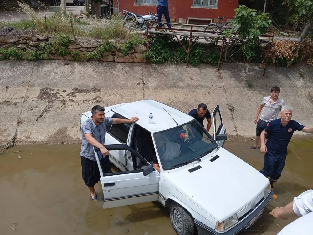 Otomobil sulama kanalına düştü: 1 yaralı 