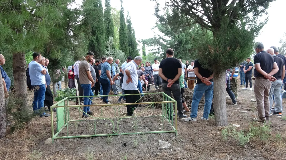 KÖPEKLERİN SALDIRISINDA ÖLEN YAŞLI KADIN TOPRAĞA VERİLDİ