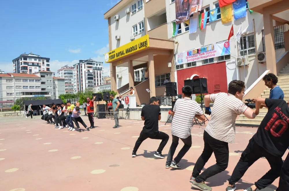 TÜRK DÜNYASI ŞENLİĞİ COŞKUYLA KUTLANDI