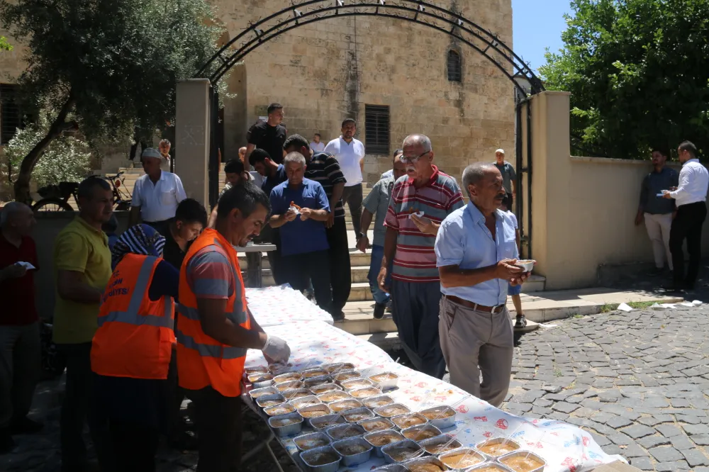 KOZAN BELEDİYESİ’NDEN AŞURE İKRAMI