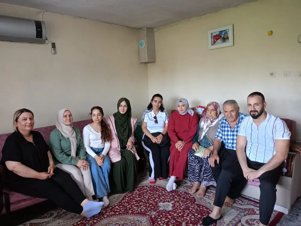 Gazi Ali Rumi Küntaş: “Şehit annelerinin sadece bir gün değil, her gün yanındayız”