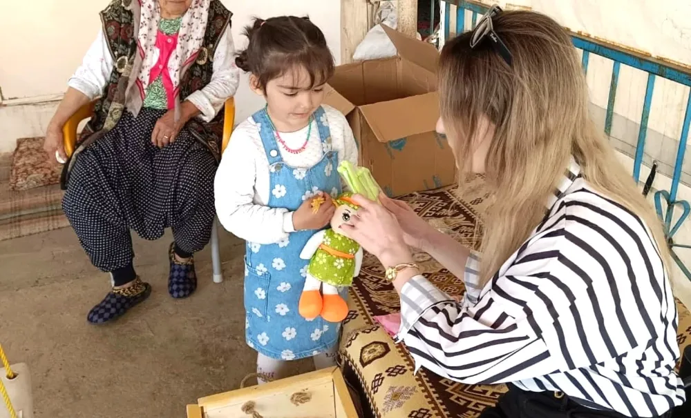 OYUN SANDIKLARIYLA YÜZLER GÜLDÜ