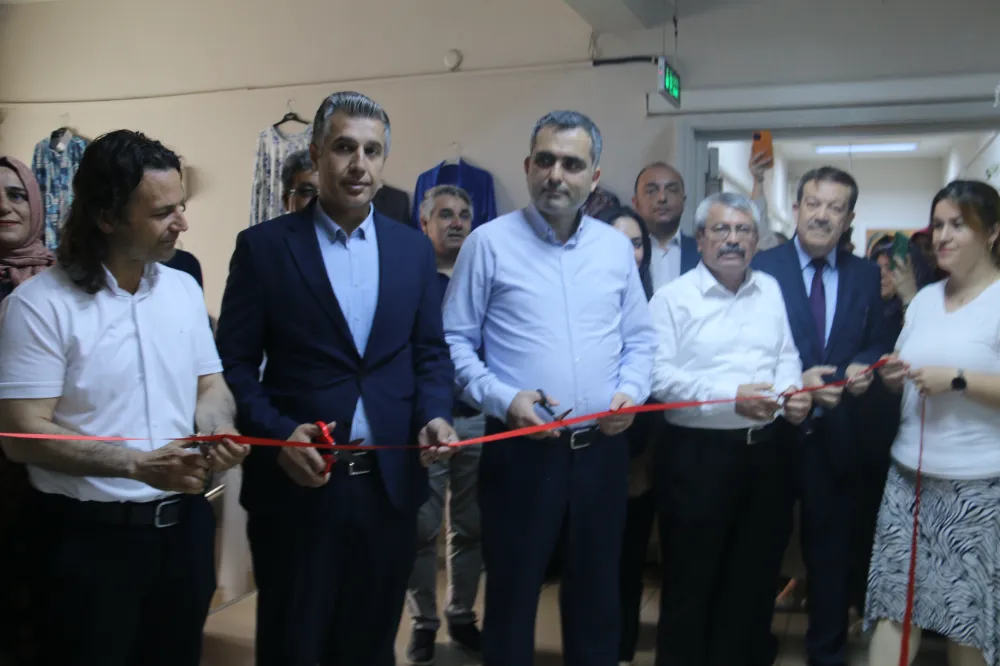 ADEM Kursiyerlerinden Yıl Sonu Sergisi