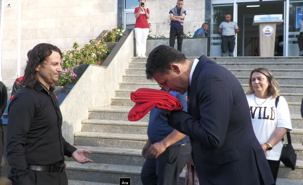 KURTULUŞUN SİMGESİ BAYRAK, ATLI’YA TESLİM EDİLDİ