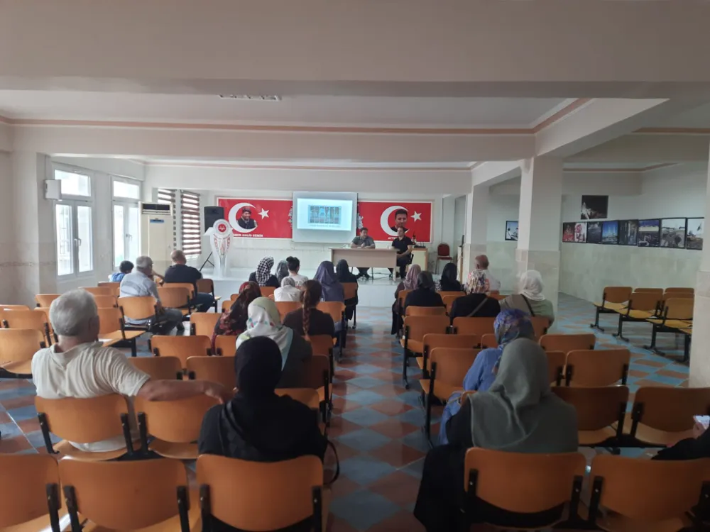UMRE YOLCULARINA BİLGİLENDİRME SEMİNERİ