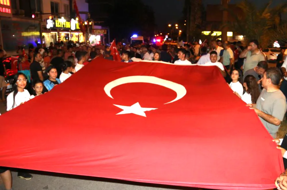 ŞEHİTLER ANILACAK, MEYDANLARDA DEMOKRASİ VURGUSU YAPILACAK