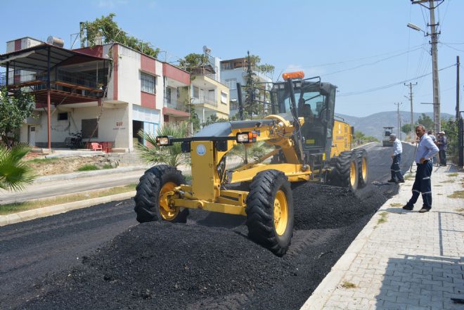Kozan Belediyesi yol çalışmalarını aralıksız sürdürüyor